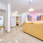 Вилла Flaminia - Jacuzzi And Foosball - Just 400m From The By Lanzarote